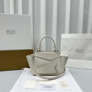 Maison Margiela Snatched Tote Shoulder Bag White Calf Leather Maison Margiela Snatched Tote Shoulder Bag White Calf Leather