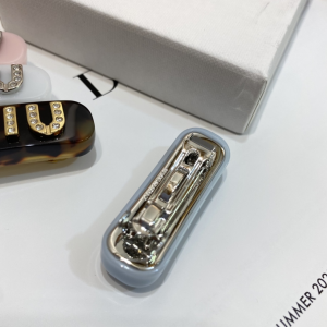 Miu Miu Logo Detailed Hair Clip