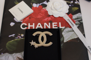 Chanel CC Logo Crystal Star Brooch