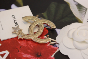 Chanel CC Logo Crystal Star Brooch