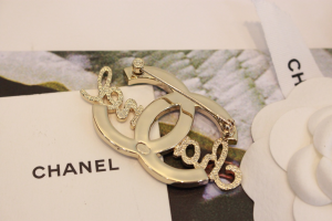 Chanel Monogram CC Logo Pearl Brooch