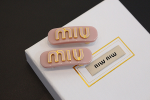 Miu Miu Logo Plaque Hair Slide Pink