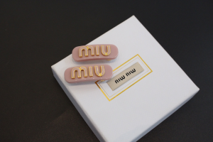 Miu Miu Logo Plaque Hair Slide Pink