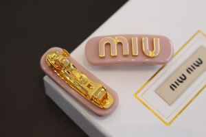 Miu Miu Logo Plaque Hair Slide Pink