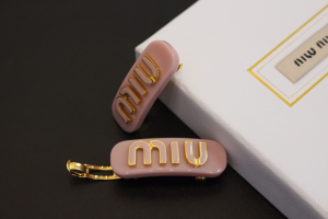 Miu Miu Logo Plaque Hair Slide Pink
