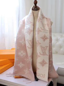 Louis Vuitton LV Essential Shine Monogram Wool Scarf Pink Louis Vuitton LV Essential Shine Monogram Wool Scarf Pink