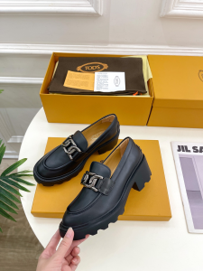 Tods Kate Black Calf Leather Gomma Pesante Slip on Loafers Tods Kate Black Calf Leather Gomma Pesante Slip on Loafers