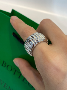 Bottega Veneta Pleat White Gold Rings