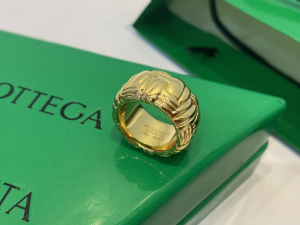 Bottega Veneta Pleat Yellow Gold Rings