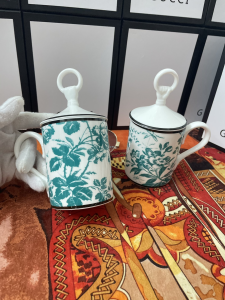 Gucci Herbarium Butterfly Mug White Blue Gucci Herbarium Butterfly Mug White Blue