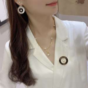 Dior Round Pearl Black Brooch