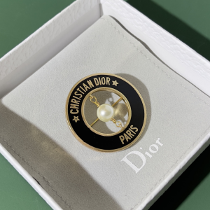 Dior Round Pearl Black Brooch