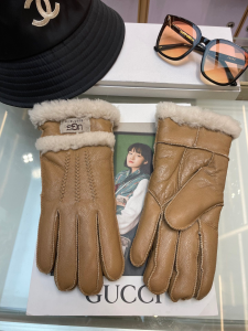 UGG Double Cuff Sheepskin Gloves Beige