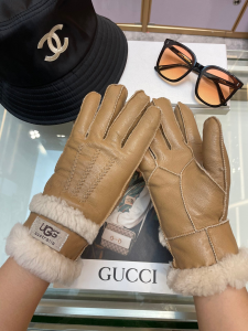 UGG Double Cuff Sheepskin Gloves Beige