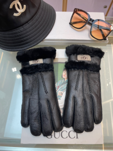 UGG Double Cuff Sheepskin Gloves Black