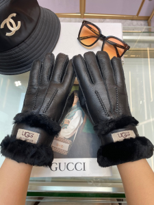 UGG Double Cuff Sheepskin Gloves Black