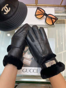 UGG Double Cuff Sheepskin Gloves Black