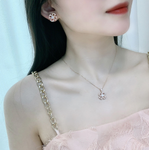 Bvlgari Fiorever Diamonds Earrings