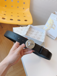 Versace Medusa Biggie Medallion Coin Buckle Black Smooth Calf Leather Belt 40MM Versace Medusa Biggie Medallion Coin Buckle Black Smooth Calf Leather Belt 40MM