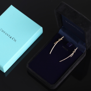 Tiffany Gold Knot Earrings