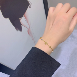 Louis Vuitton LV Iconic Gold Bracelet