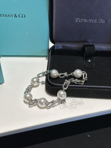 Tiffany Hardwear Pearls Bracelets