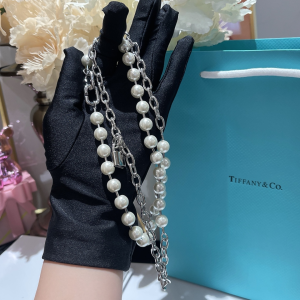 Tiffany Hardwear Pearls Necklaces