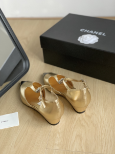 Chanel CC Gold Leather Shoes