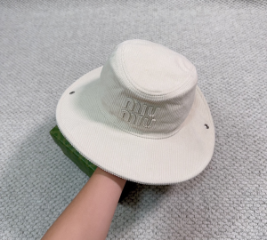 Miu Miu Logo Cream White Velvet Bucket Cap Hat Miu Miu Logo Cream White Velvet Bucket Cap Hat
