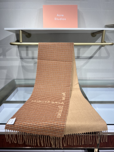 Acne Studios Vasto Wool Houndstooth Fringed Shawl Scarf Beige Acne Studios Vasto Wool Houndstooth Fringed Shawl Scarf Beige