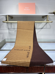 Acne Studios Vasto Wool Houndstooth Fringed Shawl Scarf Brown Acne Studios Vasto Wool Houndstooth Fringed Shawl Scarf Brown