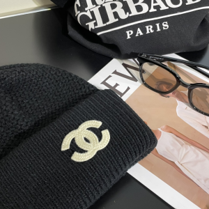 Chanel CC Logo Knit Wool Beanie Black