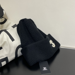 Chanel CC Logo Knit Wool Beanie Black