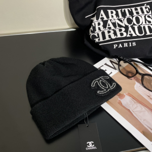 Chanel CC Logo Knit Wool Beanie Black
