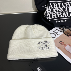 Chanel CC Logo Knit Wool Beanie White