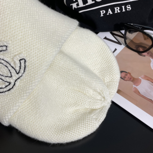 Chanel CC Logo Knit Wool Beanie White