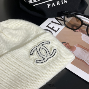 Chanel CC Logo Knit Wool Beanie White