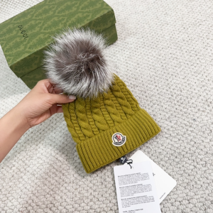 Moncler Pom Pon Cable Green Knit Wool Beanie Hat Moncler Pom Pon Cable Green Knit Wool Beanie Hat