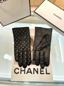 Chanel Black CC Logo Gloves