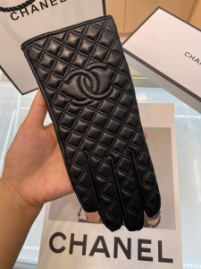 Chanel Black CC Logo Gloves