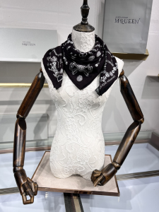 Alexander McQueen Cashmere Silk Shawl Scarf Black Alexander McQueen Cashmere Silk Shawl Scarf Black