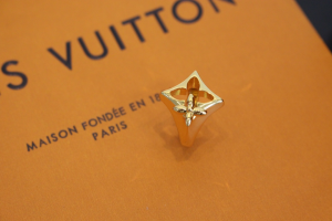 Louis Vuitton Gold LV Flowergram Rings