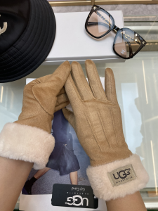 UGG Brown Faux Shearling Fur Gloves