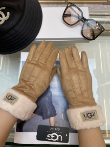 UGG Brown Faux Shearling Fur Gloves