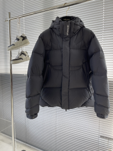 Moncler Jarama Short Hooded Puffer Quilted Down Jacket Coat Black Moncler Jarama Short Hooded Puffer Quilted Down Jacket Coat Black