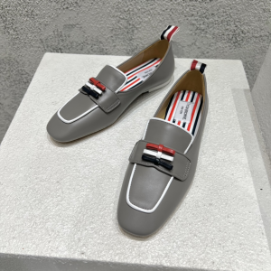 Thom Browne Bow Grey Smooth Calfskin Leather Loafers Thom Browne Bow Grey Smooth Calfskin Leather Loafers