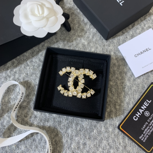 Chanel Crystals CC Gold Metal Brooch