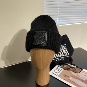 Loewe Anagram Black Knitted Wool Beanie Cap Hat Loewe Anagram Black Knitted Wool Beanie Cap Hat