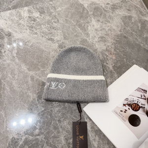 Louis Vuitton LV Cashmere Wool Knit Beanie Hat Grey Louis Vuitton LV Cashmere Wool Knit Beanie Hat Grey