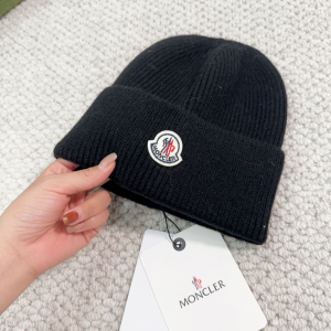 Moncler Black Cashmere Wool Knit Beanie Cap Hat Moncler Black Cashmere Wool Knit Beanie Cap Hat
